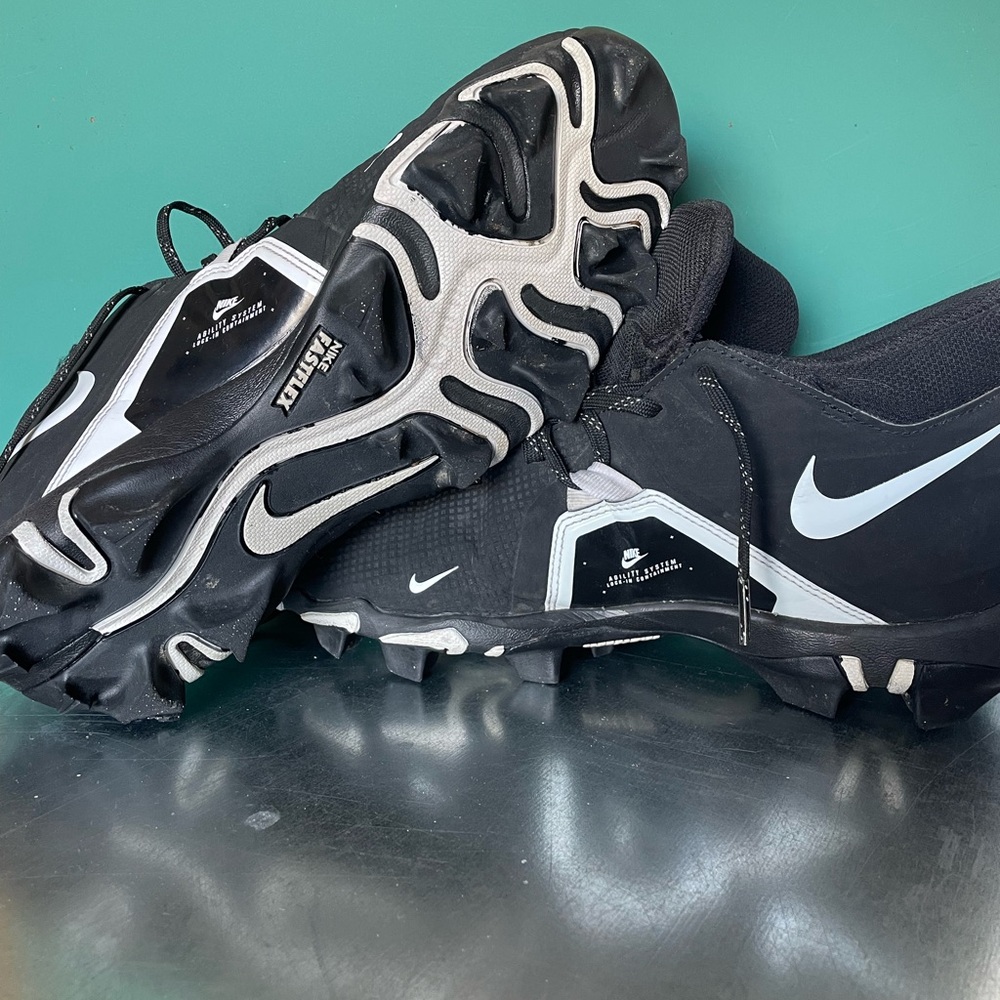 Nike Alpha Fastflex Black and White Men's Cleats like new 9.5